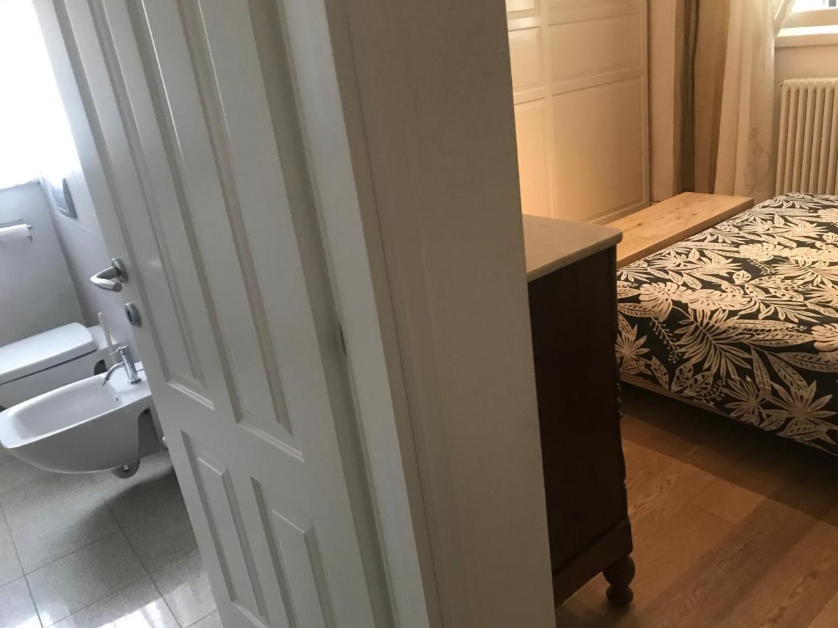 Camera Con Bagno Privato E Parcheggio لوكا المظهر الخارجي الصورة